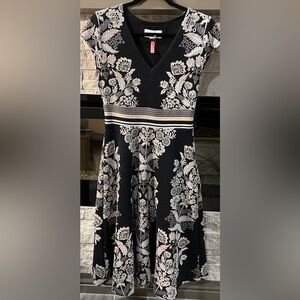 ETT TWA Anthropologie size 6 Soirée Embroidery Sleeveless Midi Dress